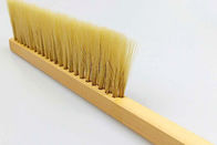 O dobro enfileira escovas plásticas da abelha do cabelo do punho de madeira para a apicultura
