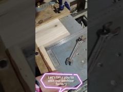 Levá-lo para visitar a fábrica de colmeias para assistir ao processo de montagem das colmeias