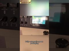 Esta máquina foi especialmente projetada para embalar colheres automaticamente.