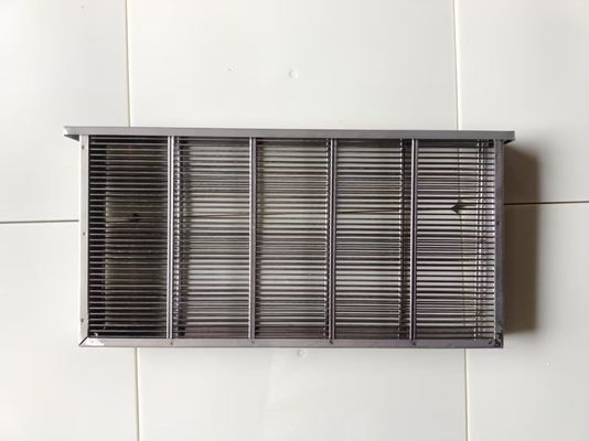 comprar Quantidade a retalho Controlador de abelhas rainha italiano de aço inoxidável com quadros duplos Equipamento de apicultura profissional fabricação em linha